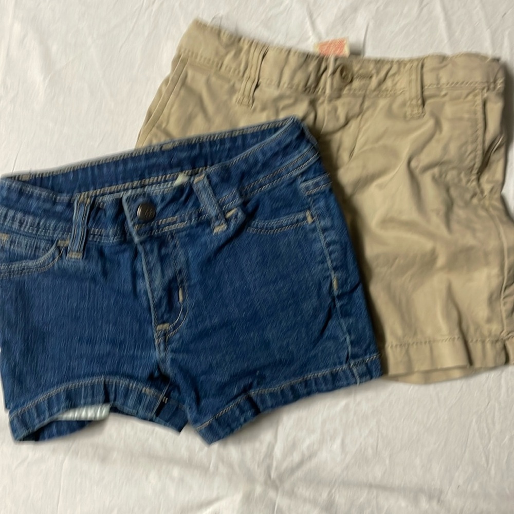 Set of girls shorts